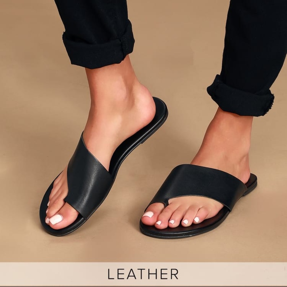Thea black Vachetta Leather toe-loop slide sandals